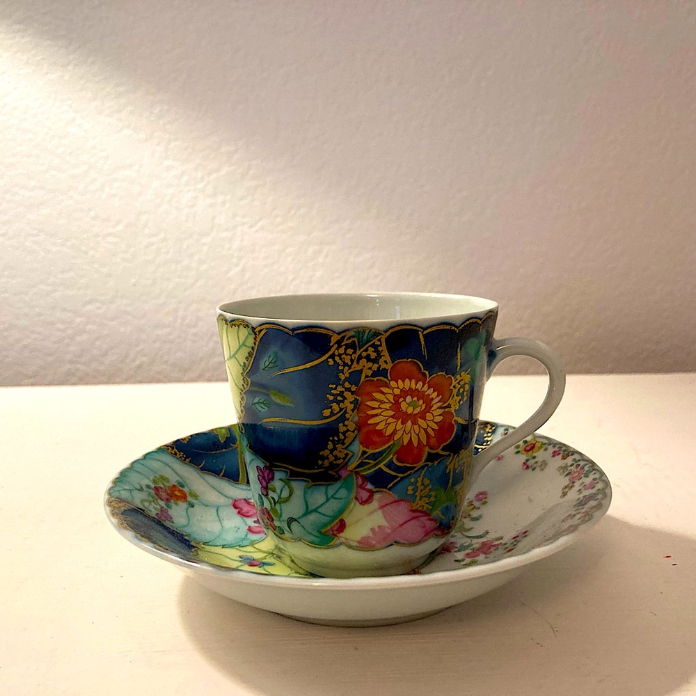 Mottahedeh - Teacup and Saucer
